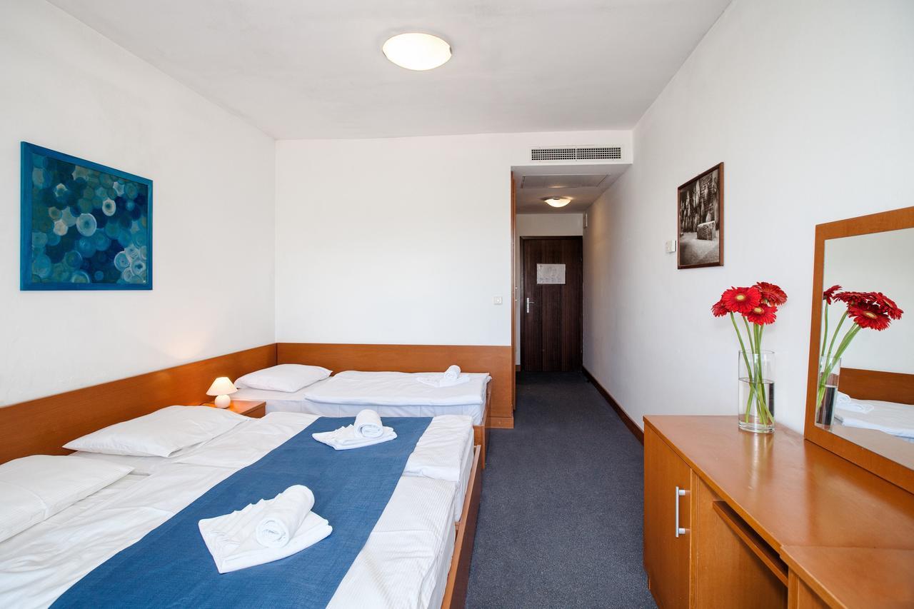 Resort Duga Uvala Pavicini Экстерьер фото