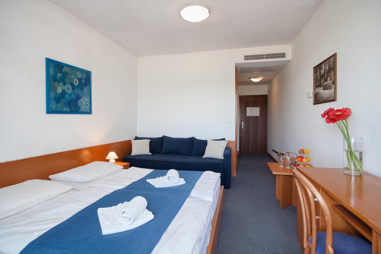 Resort Duga Uvala Pavicini Экстерьер фото