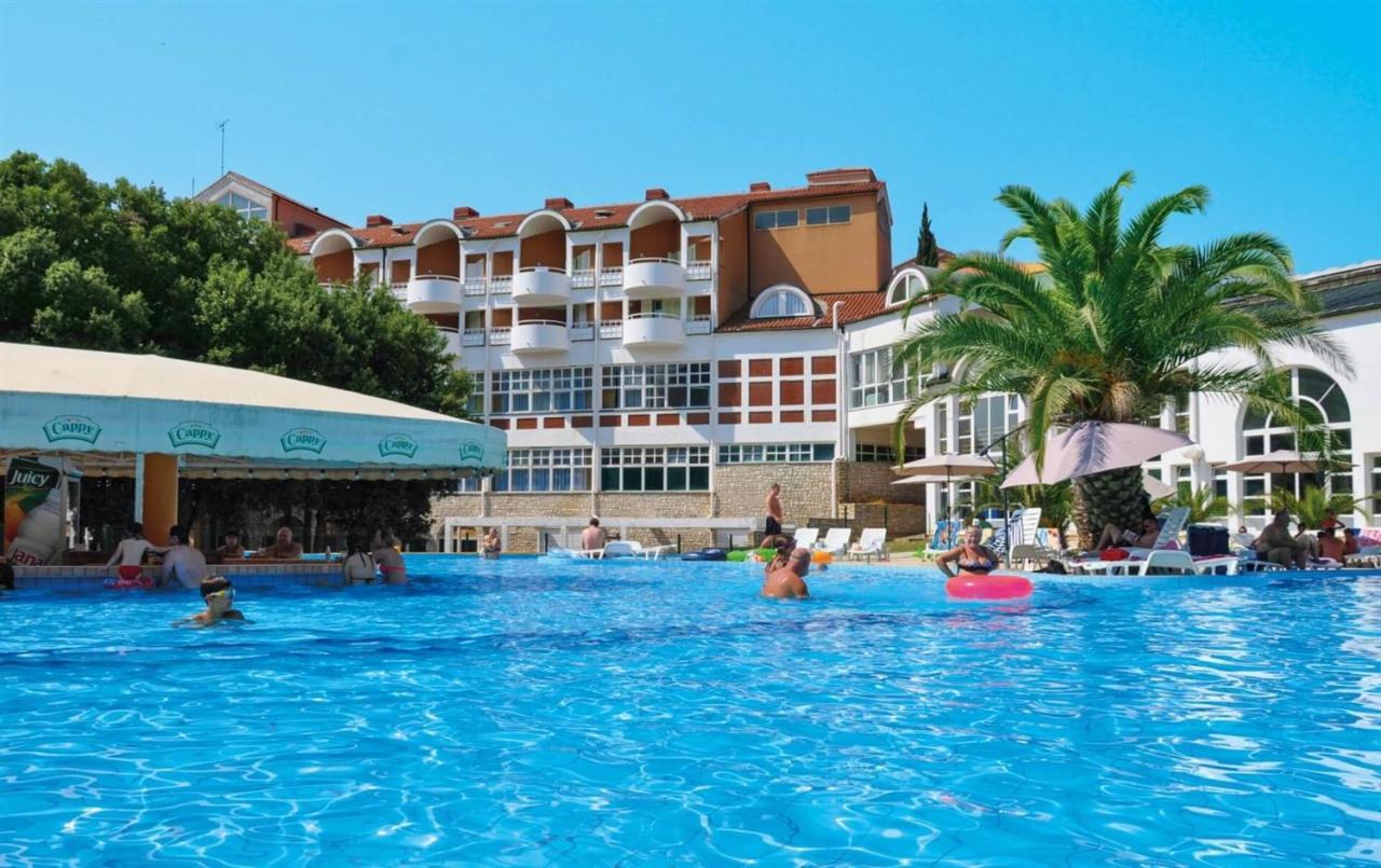 Resort Duga Uvala Pavicini Экстерьер фото